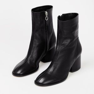 AEYDE NAPPA LEATHER BLACK BOOTS (US 7)